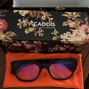 Caddis Miklos readers 1.00